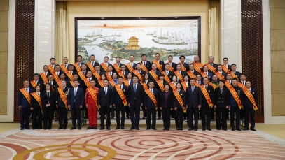 九游注册官网_九游（中国）
董事长徐浩宇荣获“江苏省劳动模范”称号